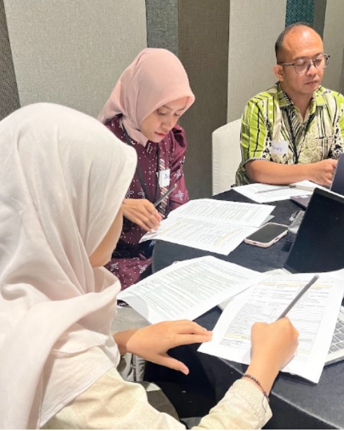 “Untuk sampai pada tahap mengakses layanan pinjaman saja sudah sangat sulit.”
